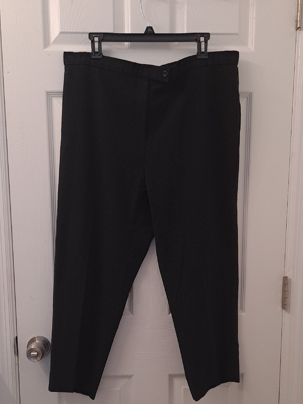 JM Collection Black Dress Pants with Button Detail.   Cropped